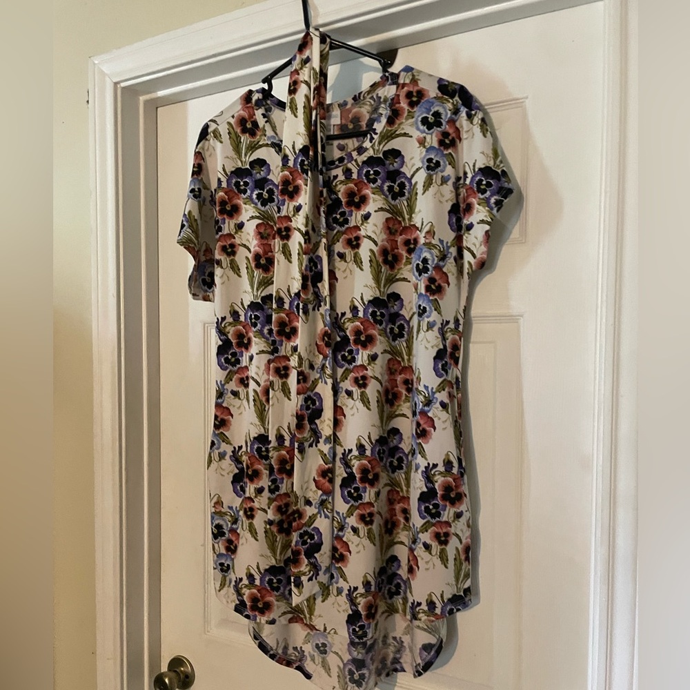 COPY - Lovely floral Lularoe tunic with pockets and belt!